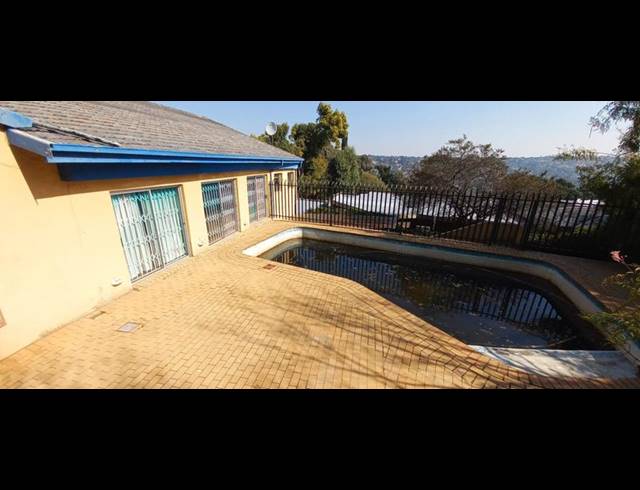 6 BEDROOM HOUSE FOR SALE IN QUELLERINA